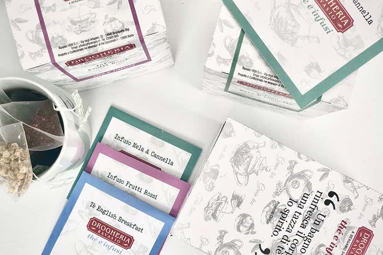 Tè e infusi (Ravasio 1926 Una gamma completa per il bar) Tè e infusi (Ravasio 1926 Una gamma completa per il bar)