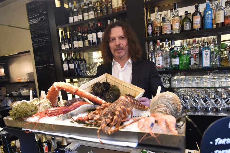 Luca Mazzoni - Re Sole Bistrot, aperitivi e cene gourmet Locale parigino nel cuore di Bologna