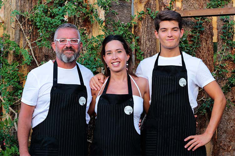 Cottura in forno a legna per una pizza a regola d&rsquo;arte