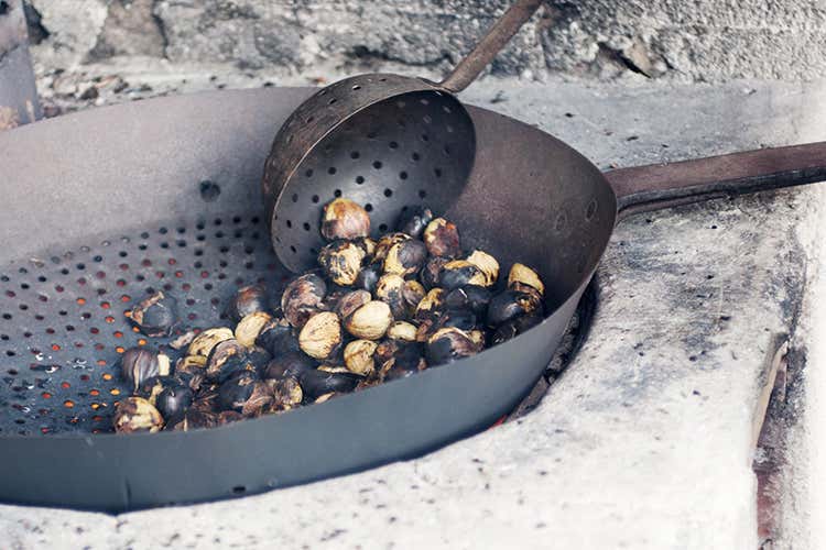 Vino e... caldarroste - Vino, castagne ed escursioni La stagione nel Renon continua Vino e... caldarroste - Vino, castagne ed escursioni La stagione nel Renon continua