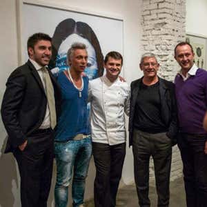 Al centro nella foto, Andrea Mainardi, Enrico Bartolini e Tano Simonato, tre fra i primi ristoratori che hanno aderito all'iniziativa RestArt