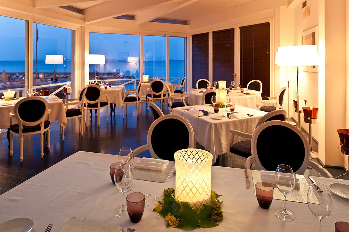 Ristorante Indaco [[Giro del Golfo in otto giorni]]: Albergo Regina Isabella a Ischia