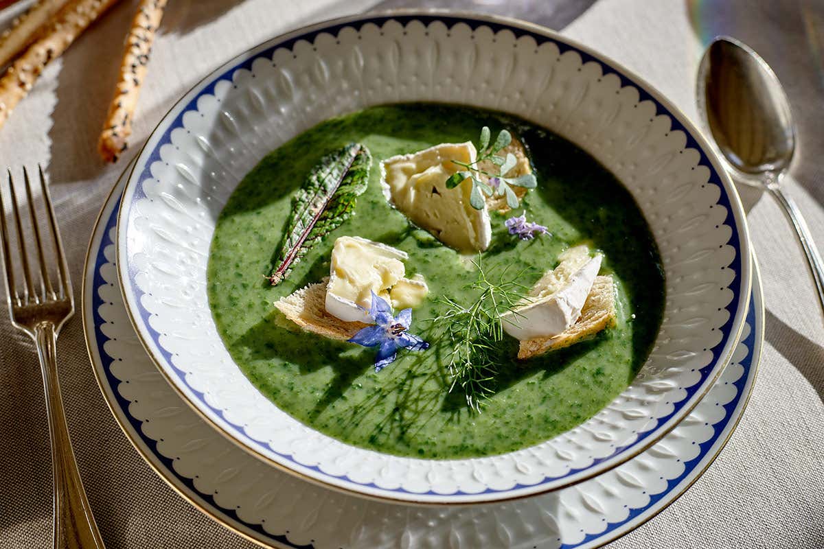 Zuppa cremosissima di erbe primaverili di Riccardo De pra