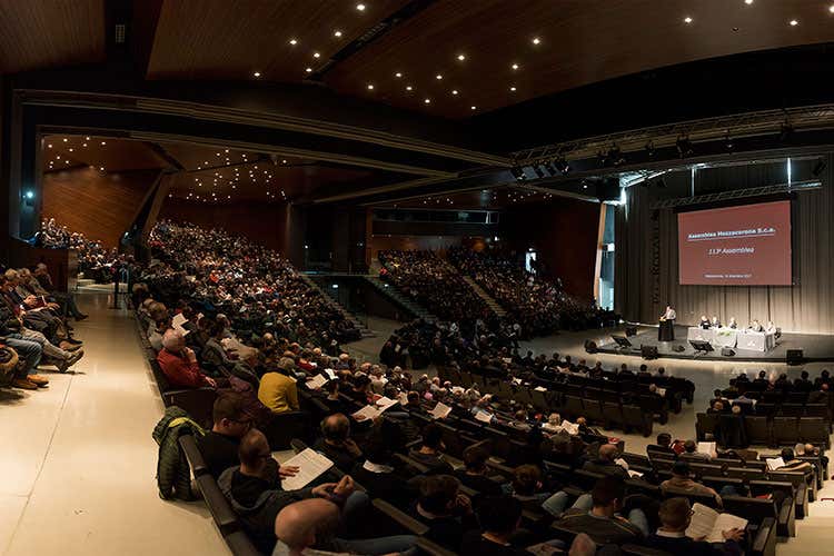 (Rigotti rieletto presidente di Mezzacorona 185 milioni di euro il fatturato,  5,7%)