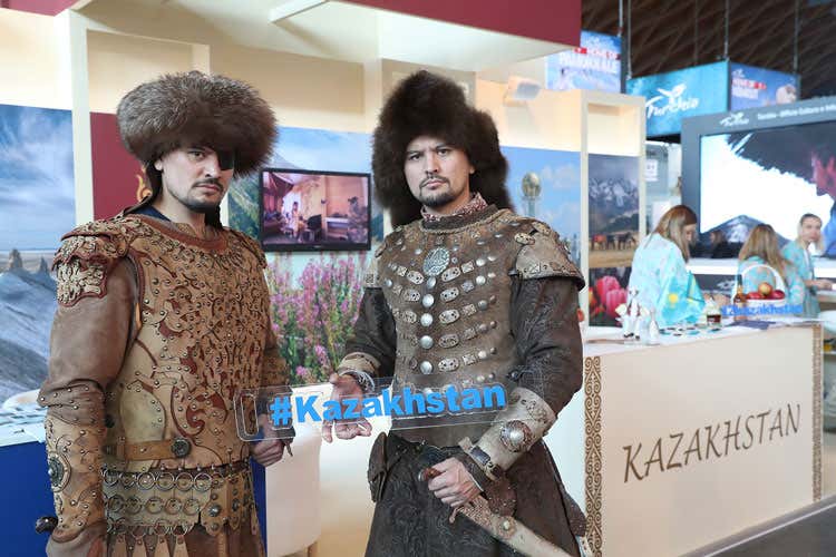 (Rimini, folla ai tre saloni del turismo Il Glamcamping tra le novità più di moda) (Rimini, folla ai tre saloni del turismo Il Glamcamping tra le novità più di moda)