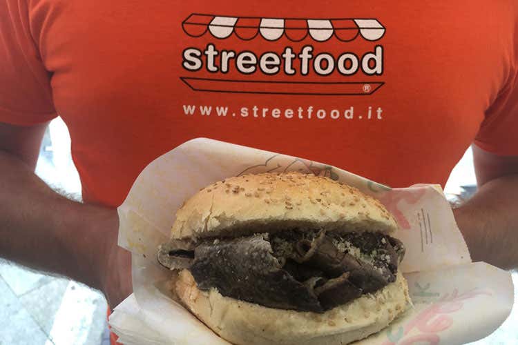 Rimini si prepara all'arrivo dei foodtruck Tre giorni con i tipici cibi di strada Rimini si prepara all'arrivo dei foodtruck Tre giorni con i tipici cibi di strada