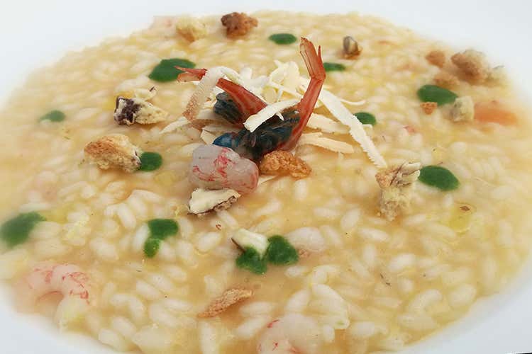 Risotto alla zucca gialla, gambero eoliano e scaglie di ricotta al forno