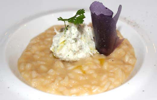 Risotto con crema di fagioli borlotti e baccal&agrave; mantecato