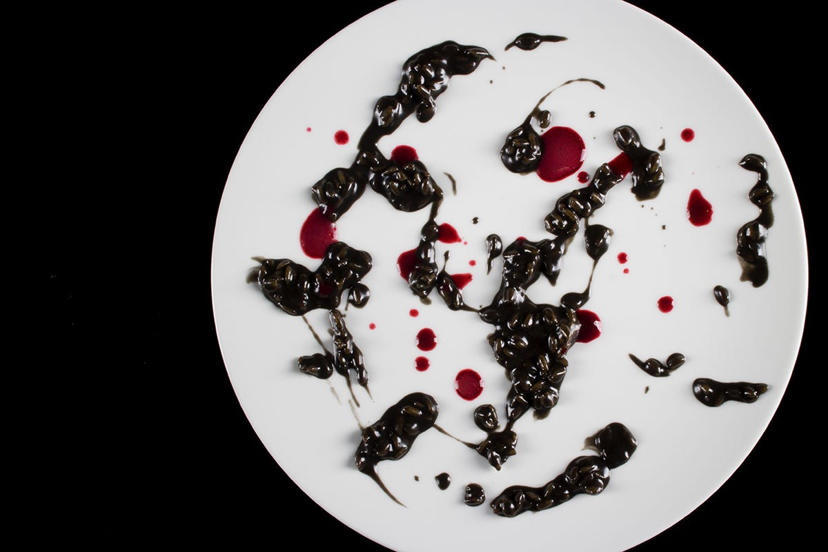 Riso, aglio nero, frutti rossi Lido 84, quando il lago di Garda entra in cucina