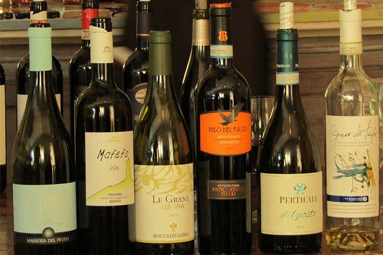 &laquo;Rispettare il produttore e il territorio&raquo; La filosofia dell'enologo Emiliano Falsini