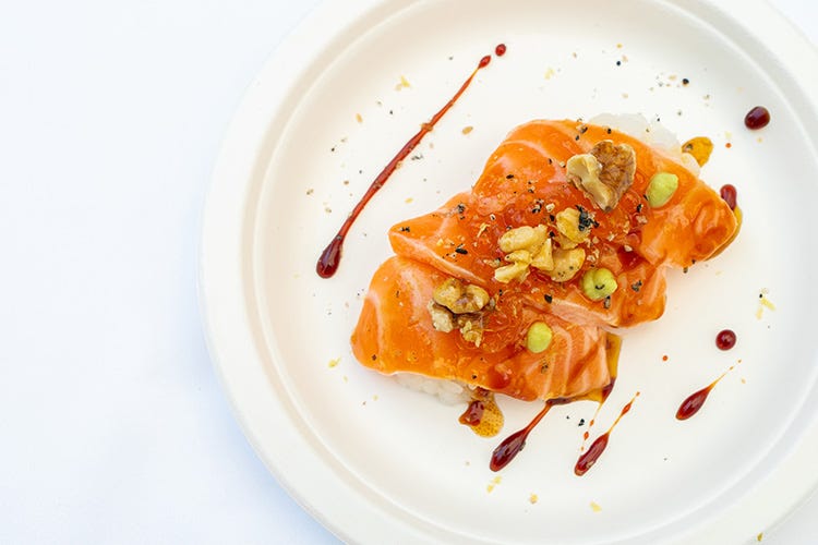 “Sashimi di salmone e le sue uova, noci e riso giapponese” di Alex Seveso (Ristogolf, due tappe all’insegna dell’alta cucina)
