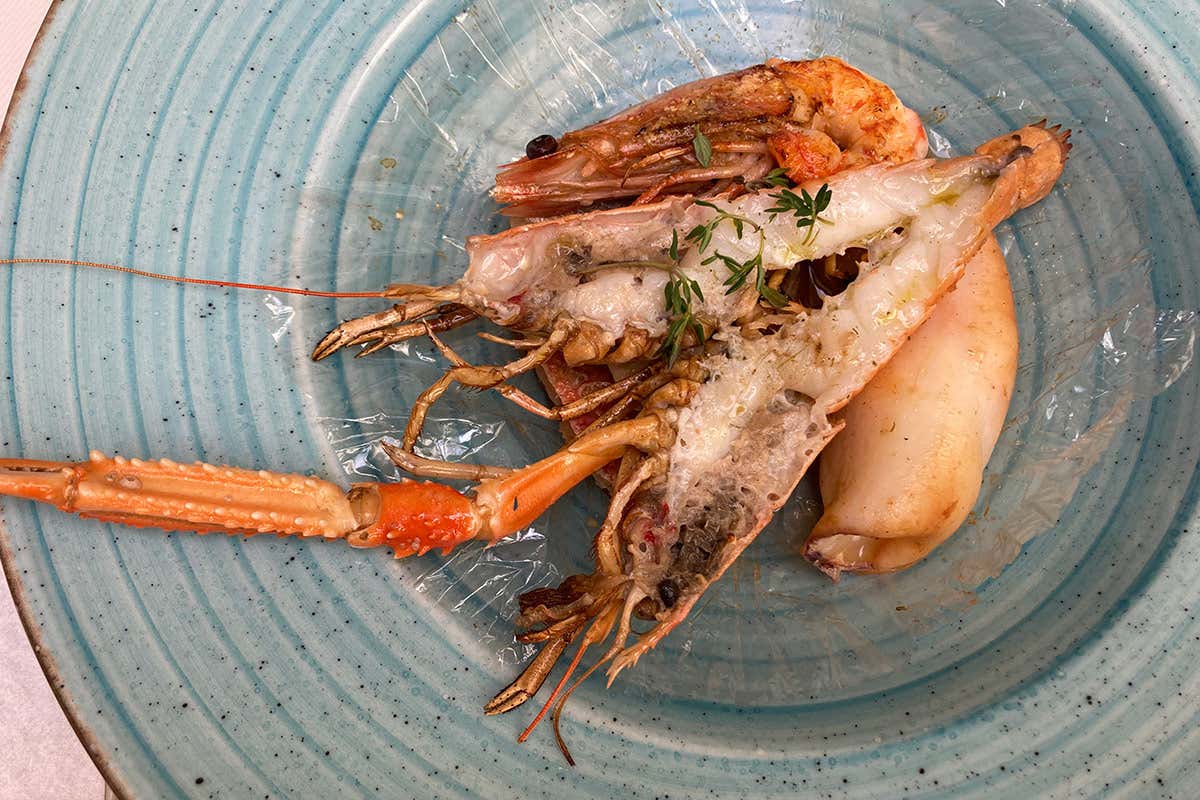 Pesce al sacchetto Trieste, cucina di mare in un luogo intimo e vivace