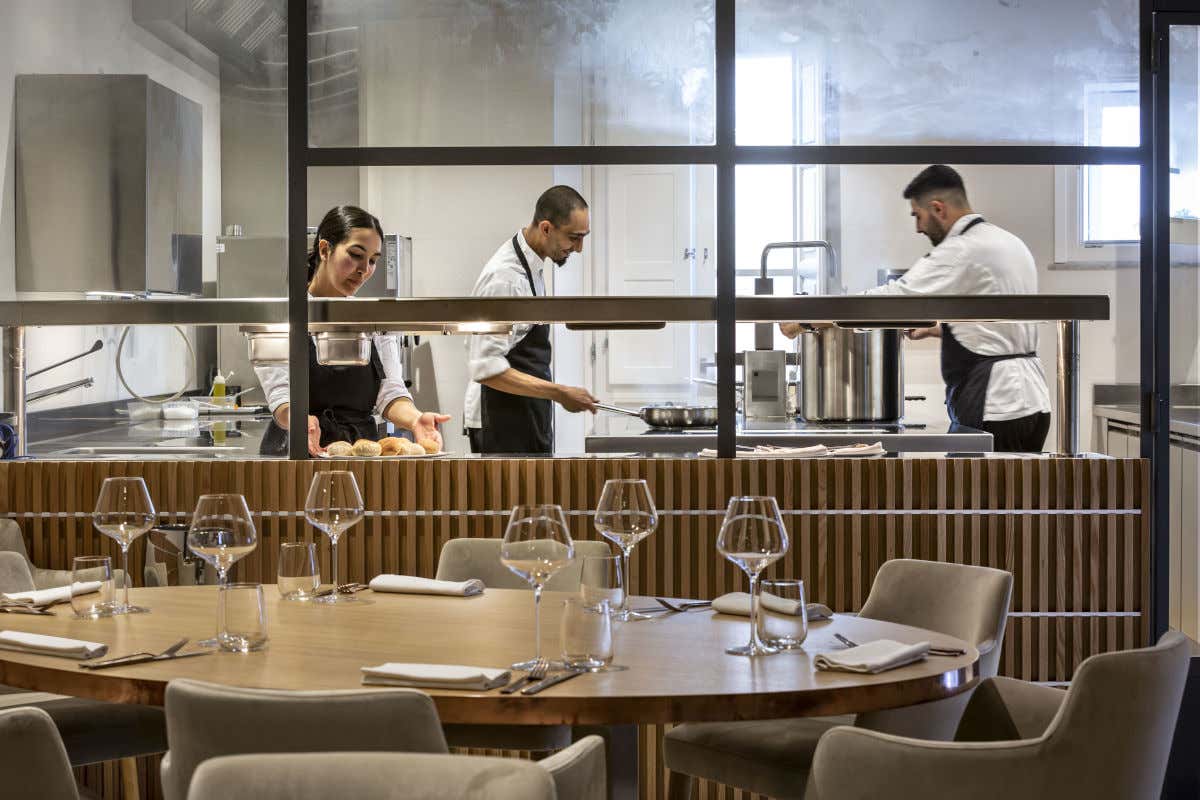 Il Ristorante con cucina a vista Apre Casa Clàt: hotel ristorante e lounge bar nel cuore di Cagliari