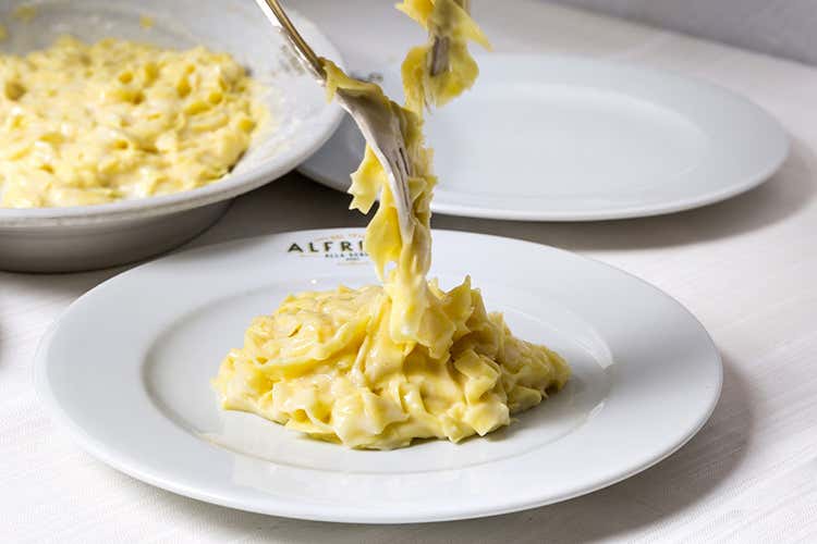 Le fettuccine storiche di Alfredo alla Scrofa - Ristoranti a Roma, tanta incertezza Aperture slittano o sono senza data