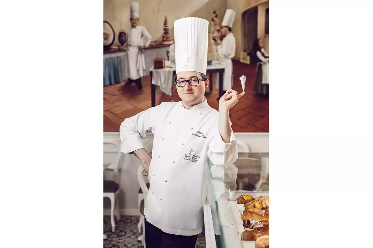 Roberto Cantolacqua Ripani La mano dell&rsquo;artigiano per modellare il dolce di Pasqua