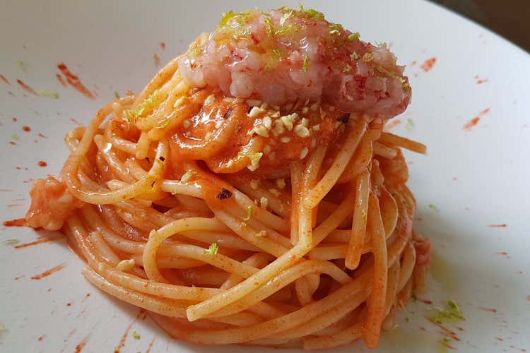 Roberto Stagnetta e i suoi piatti romani Il cuoco dei vip in visita nelle Marche