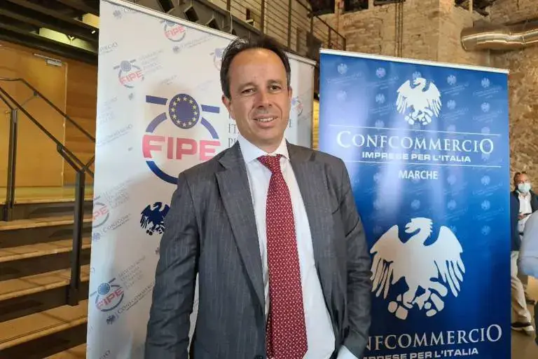 Roberto Calugi segretario di Fipe-Confcommercio Bar e ristoranti in ginocchio: subito Cassa Covid e sgravi fiscali