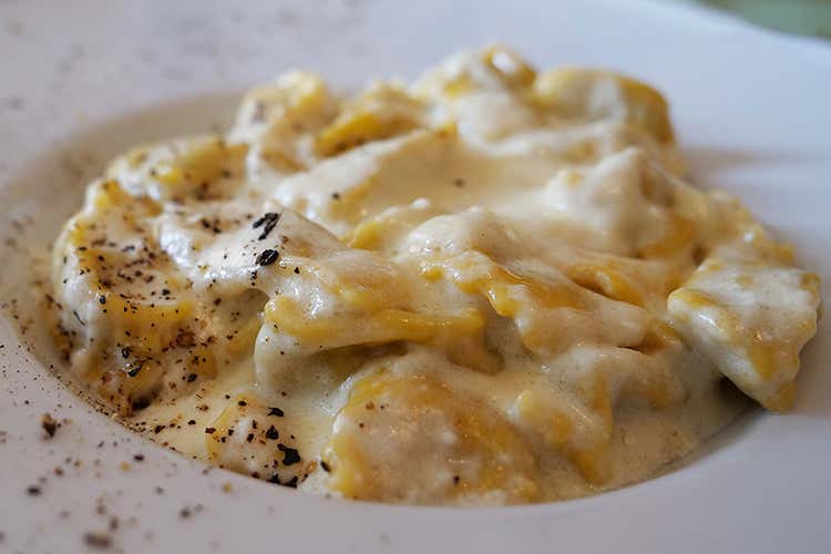 Plin affogati nella crema di Robiola di Roccaverano Dop