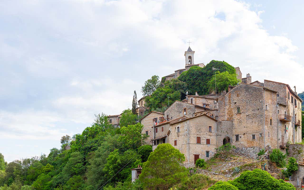 L'antica città di Rocchette A caccia di borghi fantasma nei dintorni di Roma L'antica città di Rocchette A caccia di borghi fantasma nei dintorni di Roma