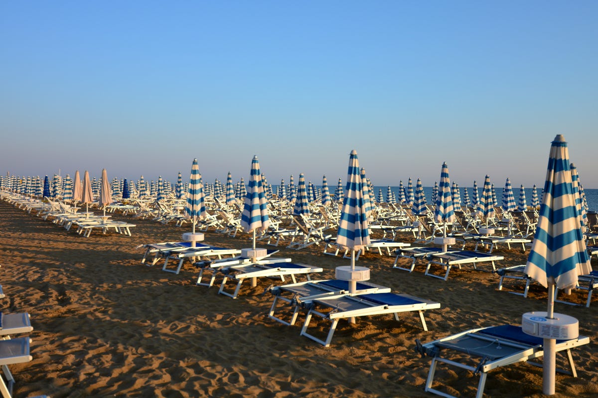 La spiaggia di Cesenatico in Romagna Turismo in Romagna, gli albergatori: “manca il personale straniero stagionale”