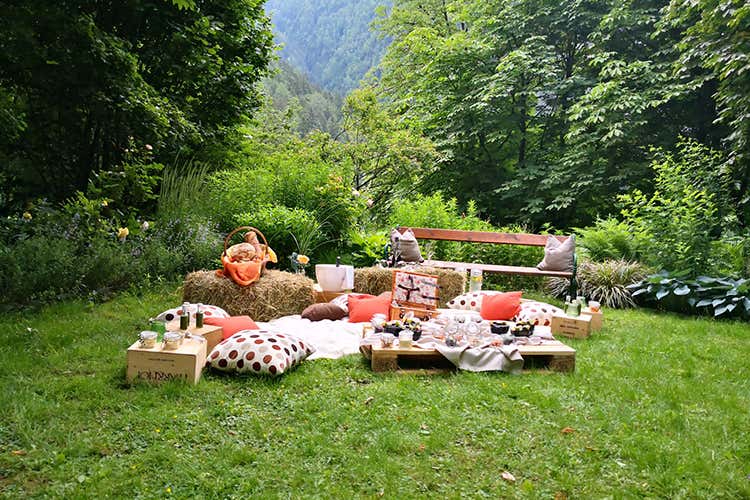 Al Romantik Hotel Stafler il cestino &egrave; stellato Dove fare un picnic chic? Cinque ''prati'' imperdibili