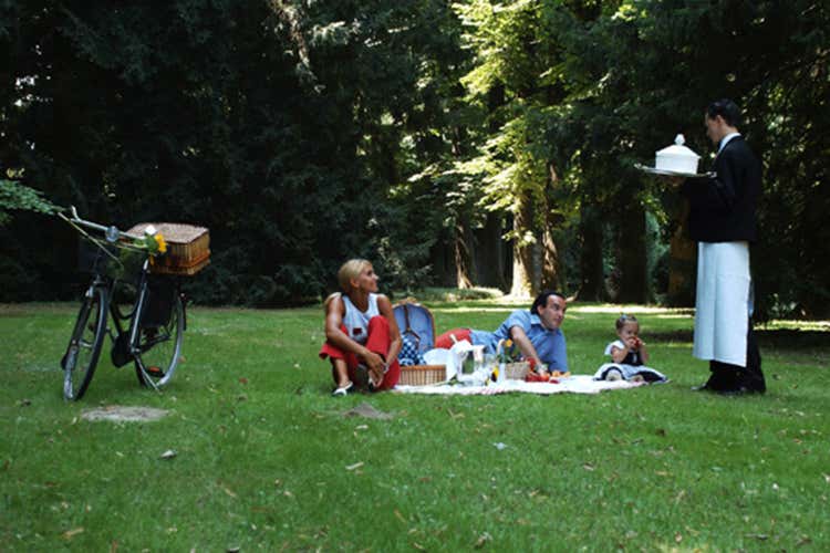 Al Romantik Hotel Villa Margherita il cestino comprende anche le biciclette Dove fare un picnic chic? Cinque ''prati'' imperdibili