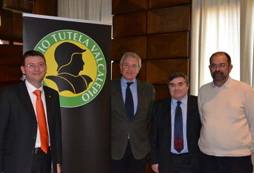 Enrico Rota, Riccardo Ricci Curbastro, Sergio Cantoni e Giovanni De Ferrari, vicepresidente del Consorzio tutela Valcalepio Enrico Rota, Riccardo Ricci Curbastro, Sergio Cantoni e Giovanni De Ferrari, vicepresidente del Consorzio tutela Valcalepio