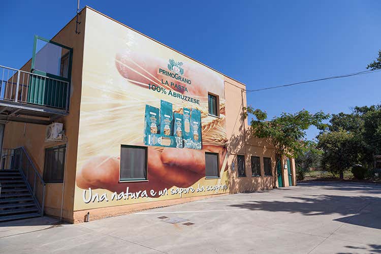 Rustichella lancia i Paccheri alla frutta Dall'ananas al kiwi nell'impasto