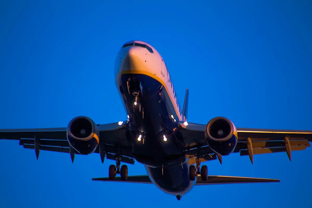 Ryanair ha chiuso il primo trimestre con una perdita di 273 milioni di euro Ryanair: ricavi in crescita ma continua l&rsquo;effetto Covid