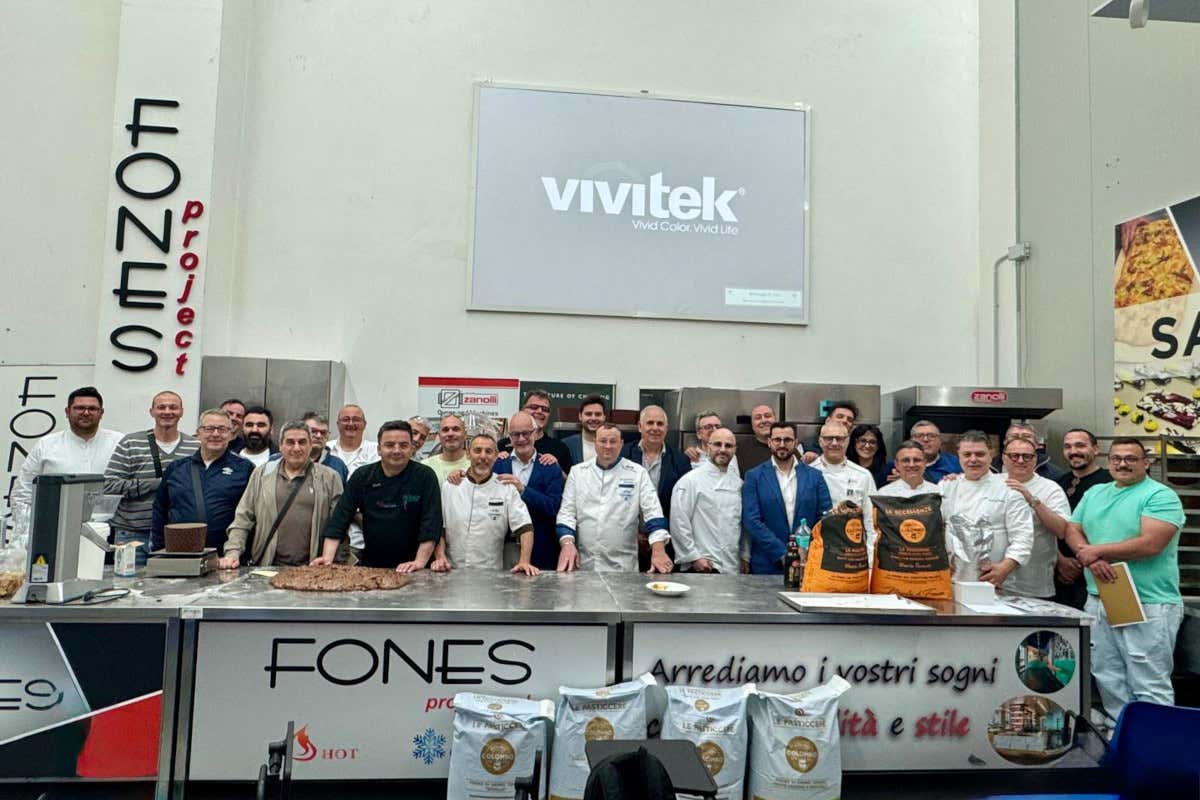 Tradizione e visioni del panettone: maestri del lievito madre e pasticceri a confronto