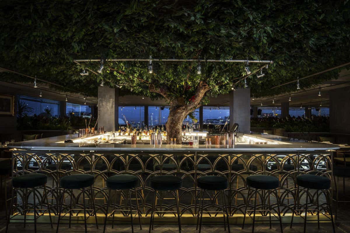 Una cena tra i tetti di Roma in stile portoghese al Seen by Oliver a Palazzo Naiadi