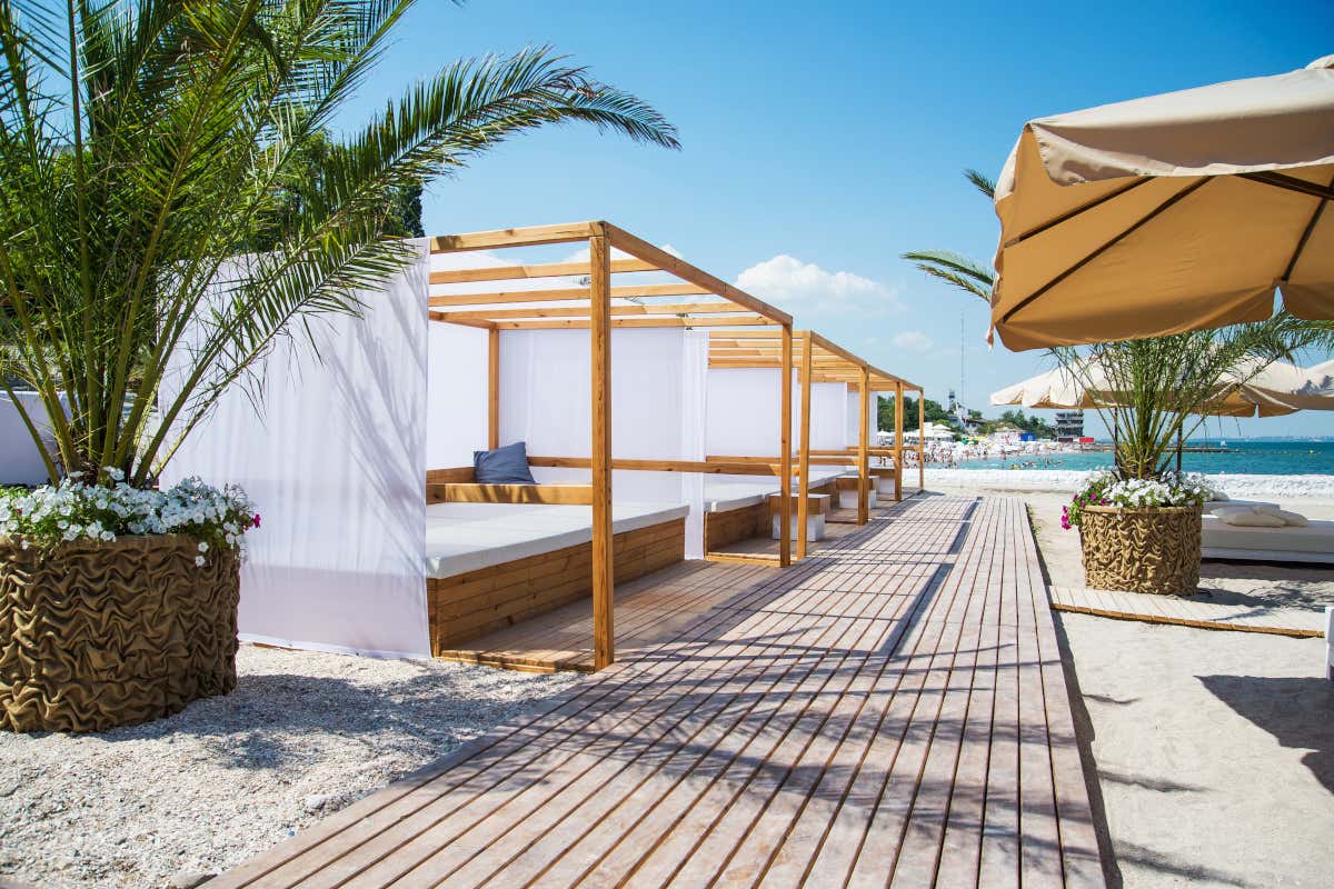 Estate 2025 nei beach club: ecco i 10 trend che segneranno la stagione
