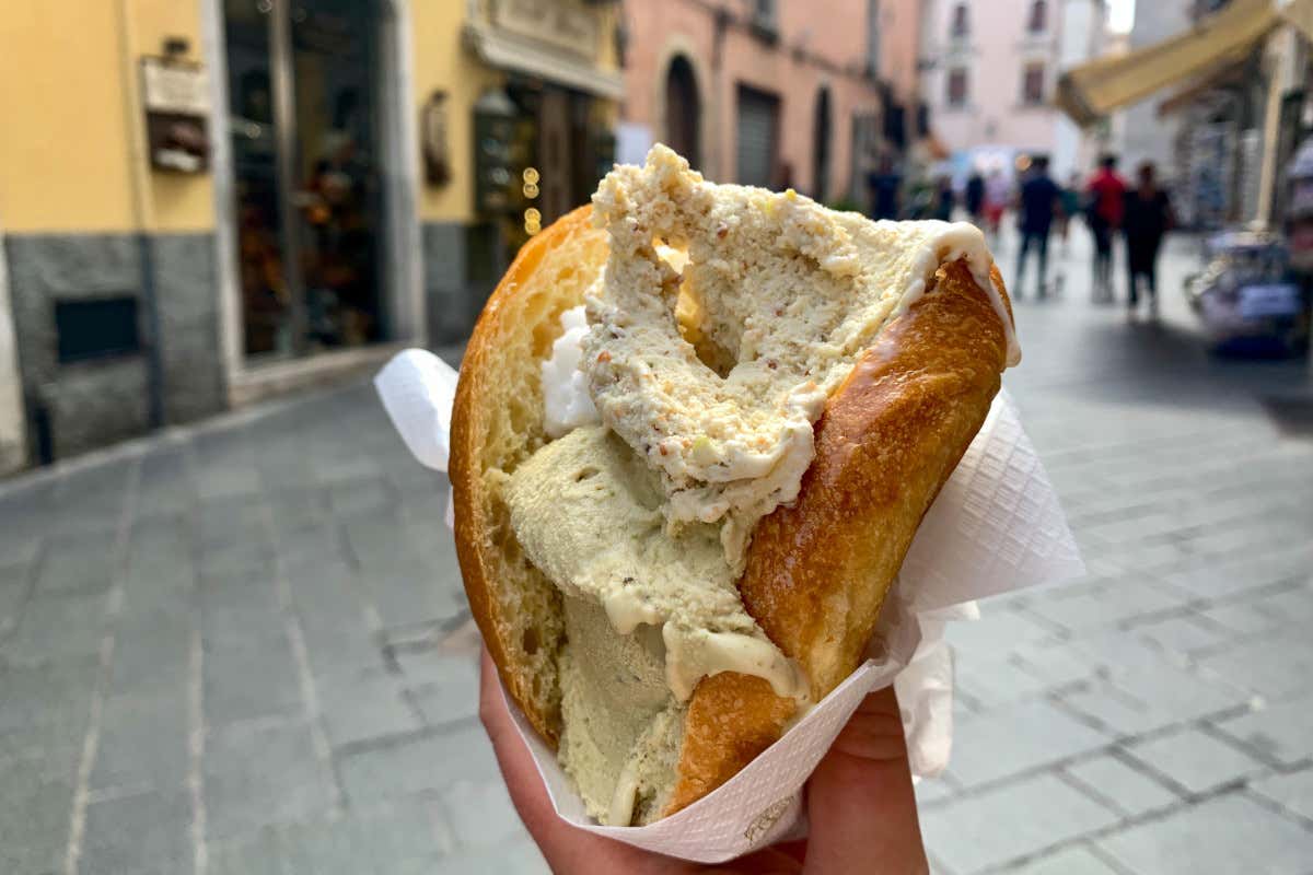 Bufera per la brioche con gelato a 5 euro. Fipe: «Dietro il prezzo ci sono qualità e lavoro» Bufera per la brioche con gelato a 5 euro. Fipe: «Dietro il prezzo ci sono qualità e lavoro»