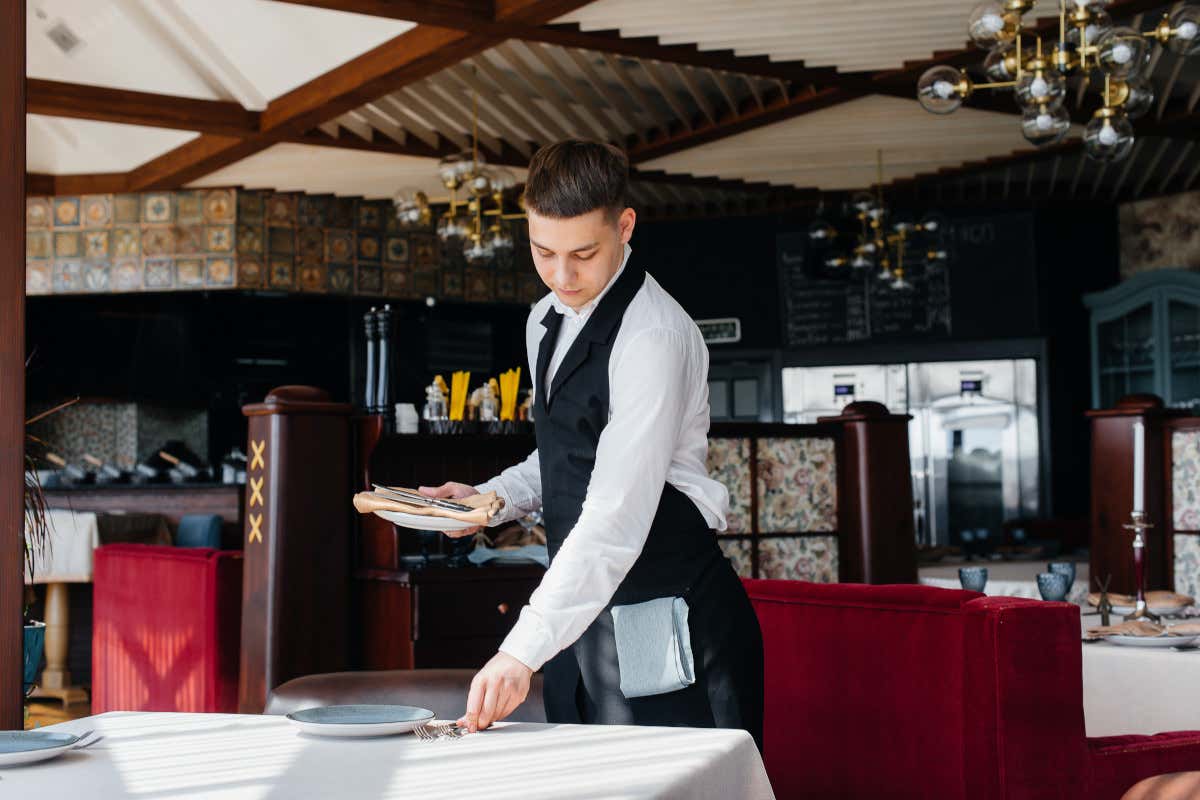 Ristorazione e turismo trainano il lavoro, ma manca il personale: 61% dei posti vacanti