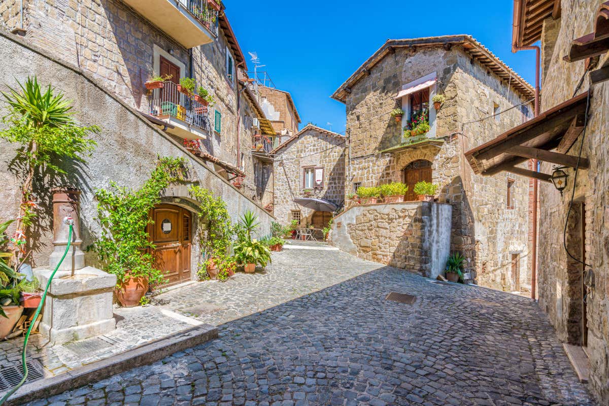 Cresce l’interesse per i cammini e i borghi