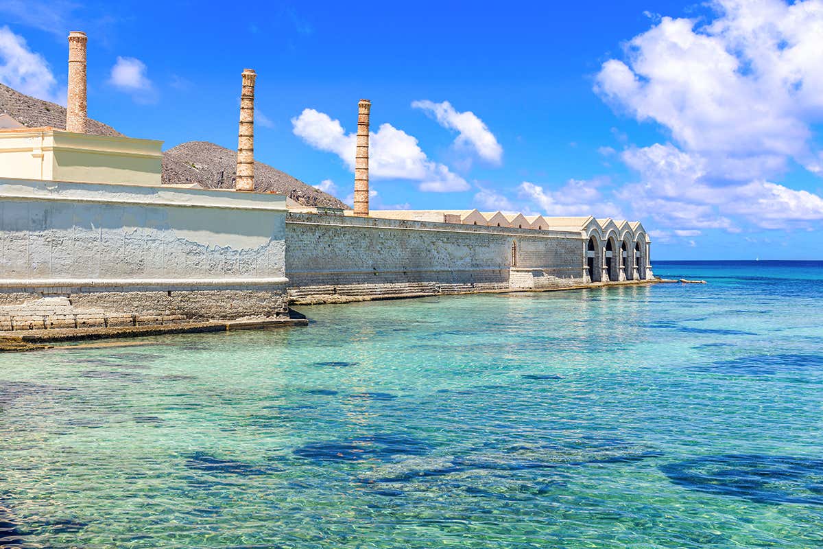 L'Ex Tonnara Florio, uno scrigno di archeologia industriale che racconta il legame indissolubile tra gli uomini di Favignana e la pesca del tonno