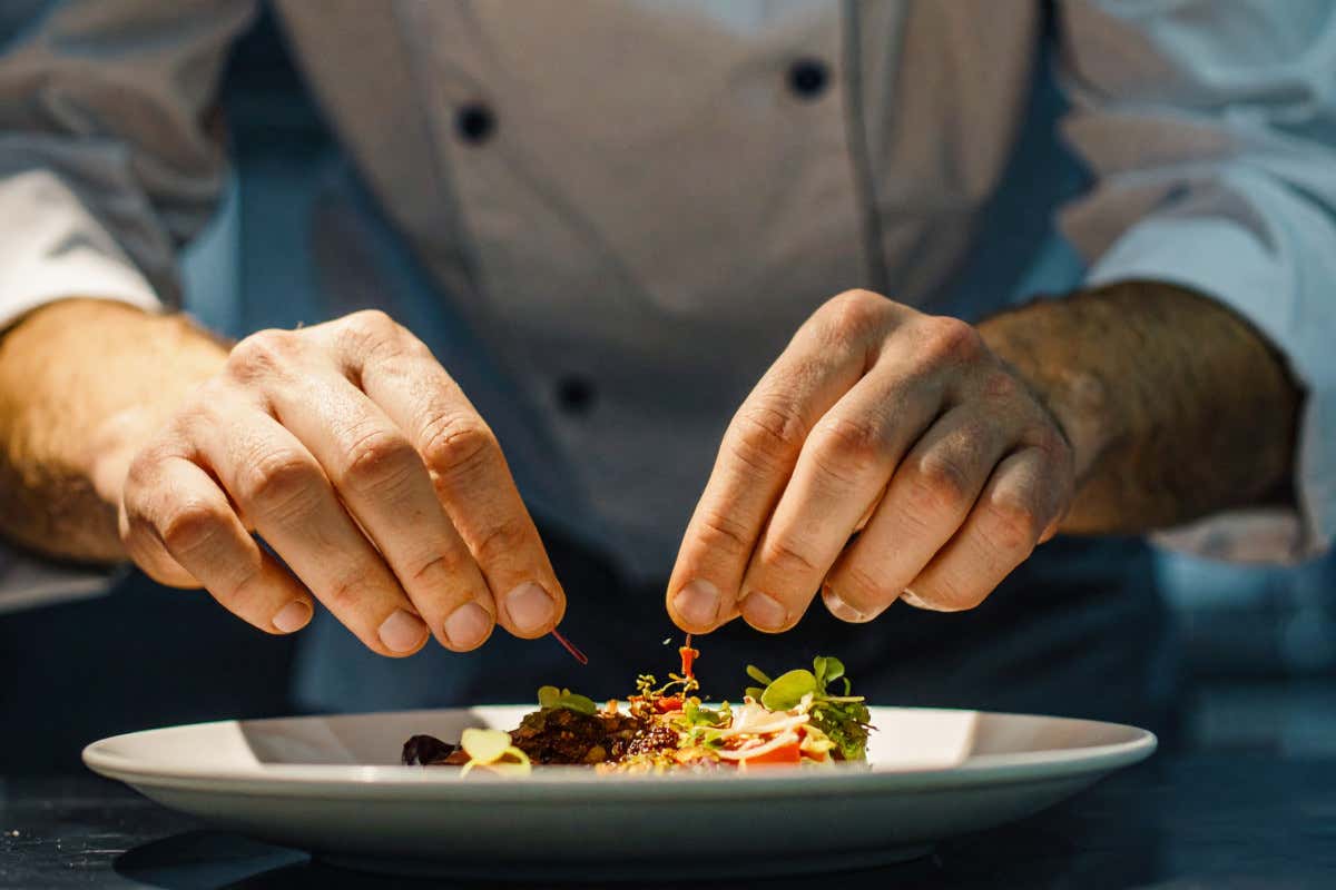 Il fine dining è il vertice della gastronomia, ma molti ristoranti vivono più di reputazione che di margini