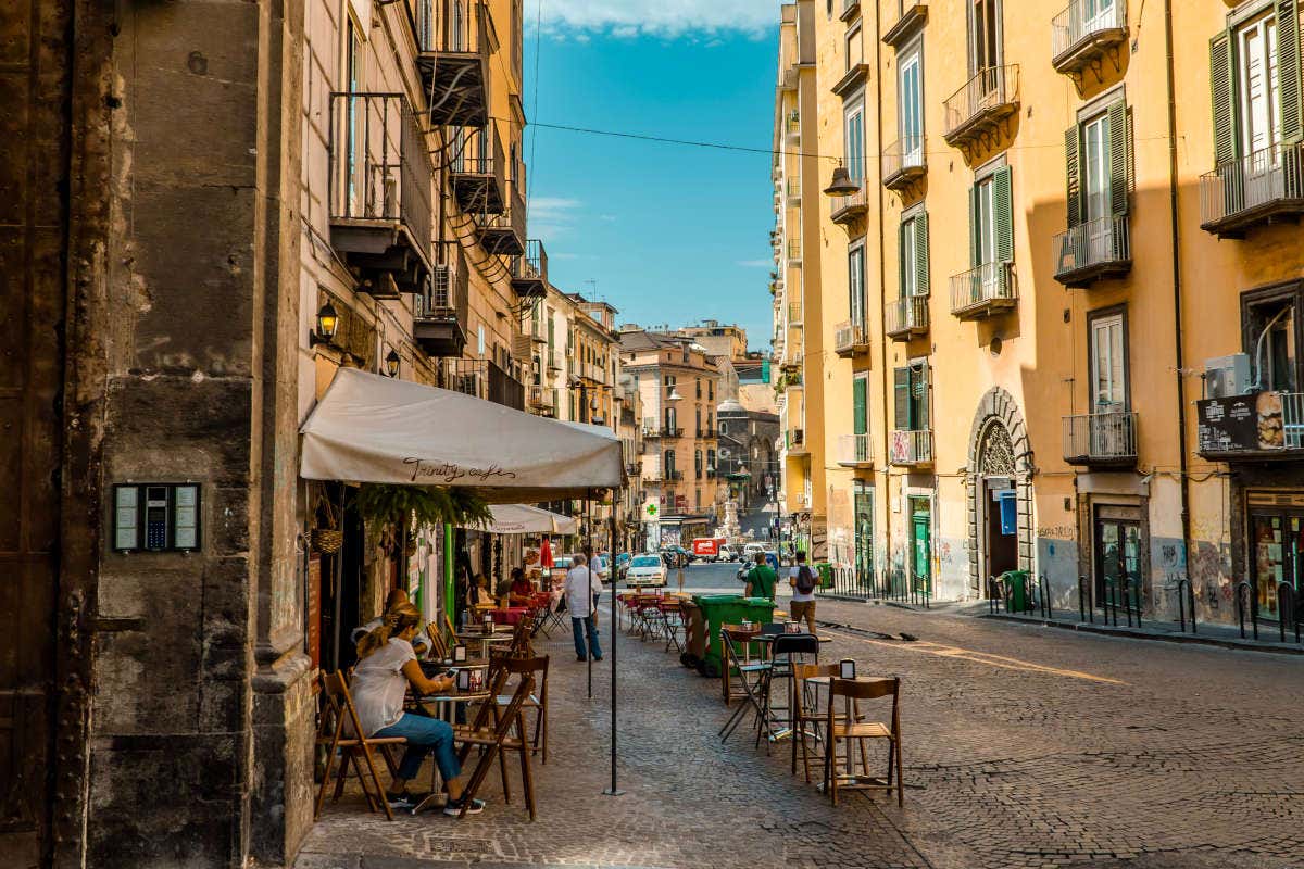 Dehors, il governo prepara nuove regole per tavolini e spazi all’aperto