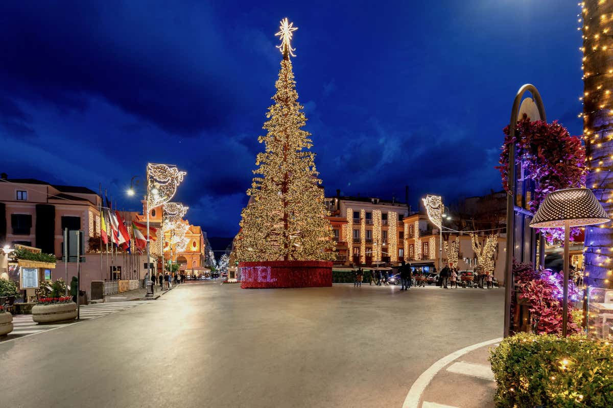 Natale 2025: turismo in crescita, panettoni più cari e meno vino in casa