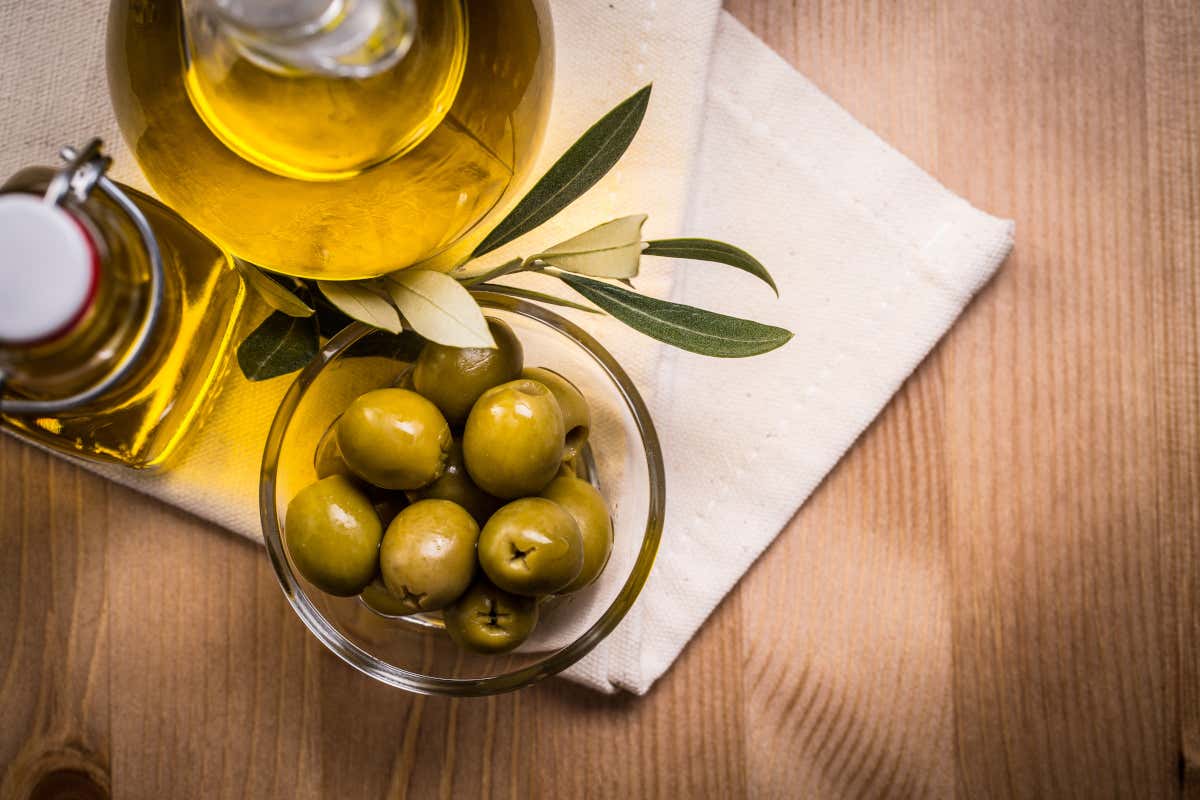 Olio, le esportazioni crescono, ma in Italia arriva sempre più olio dall'estero Olio, le esportazioni crescono, ma in Italia arriva sempre più olio dall'estero