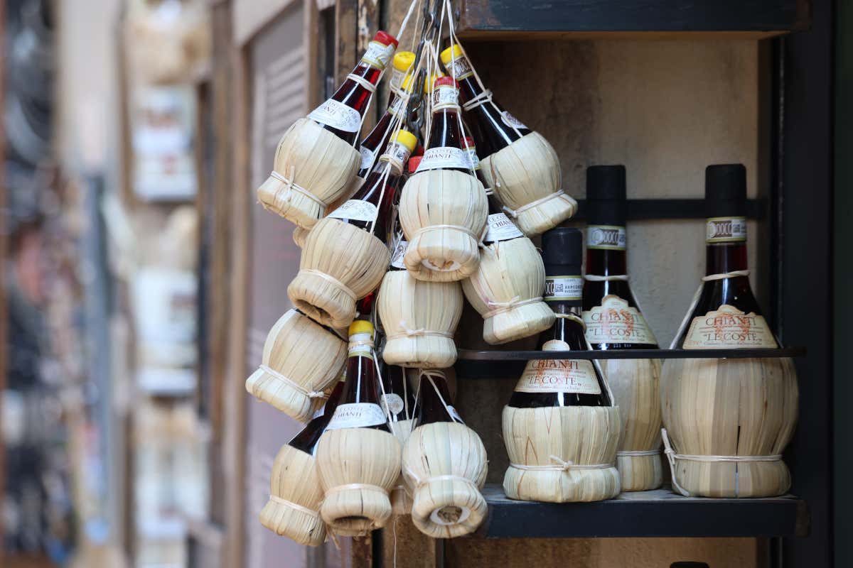 Città wine-friendly 2025: Alba capitale del vino italiano, ma il re del web è il Prosecco