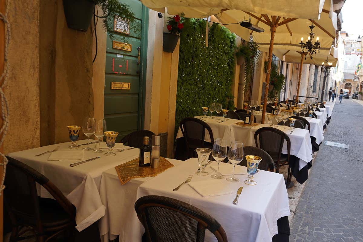 IA, stipendi bassi e crisi etica: Carcangiu scuote la ristorazione italiana IA, stipendi bassi e crisi etica: Carcangiu scuote la ristorazione italiana