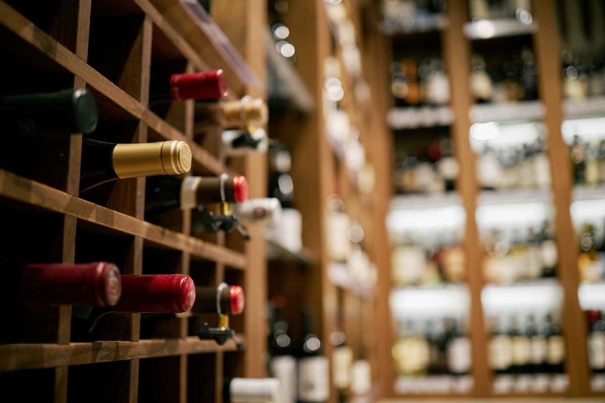 nelle cantine ci sono milioni di ettolitri di stock