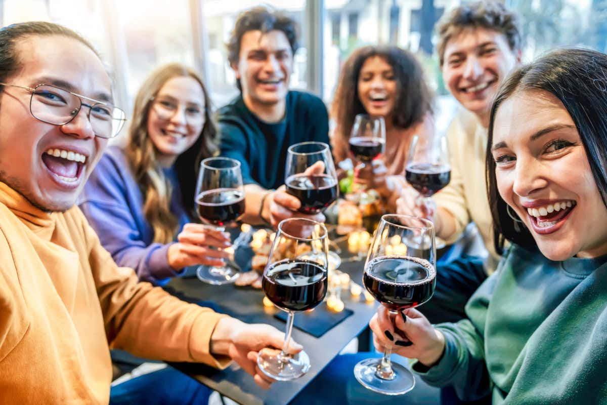 Moderazione e ritualità: oltre l’80% dei consumi di vino è legato a pranzo e cena