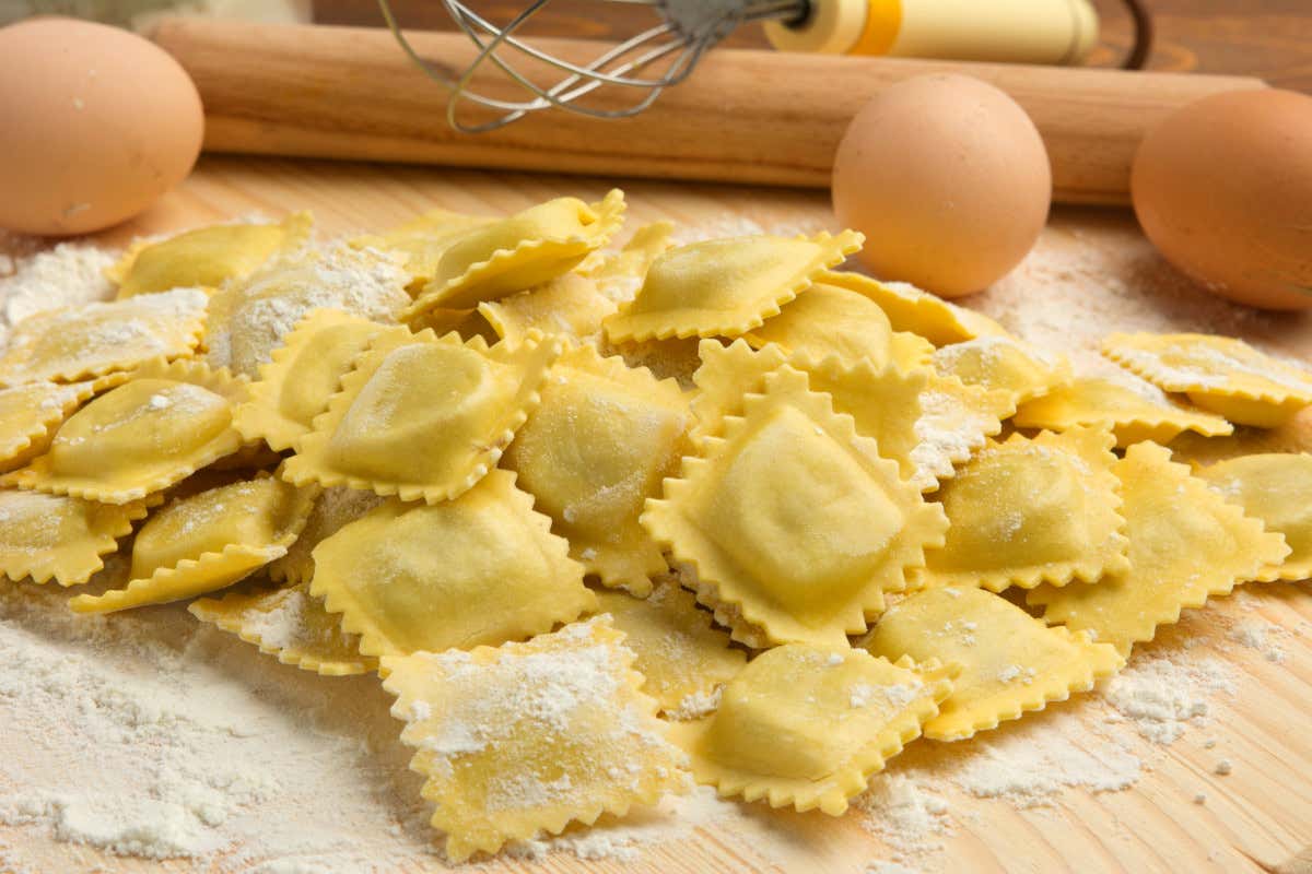 Dalla tradizione ai piatti gourmet: come cambiano i ravioli in Italia