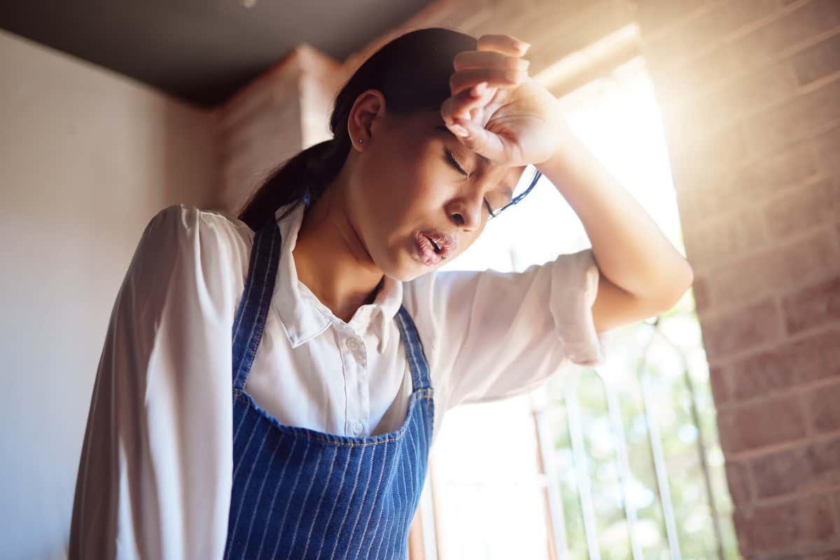 Schiavitù in cucina? I sindacati alzano la voce: «Basta contratti pirata e salari da fame»