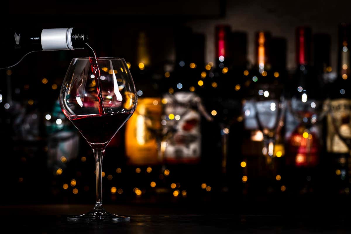 Francia, svolta nei vini Dop: consentito lo zuccheraggio dei vini fermi