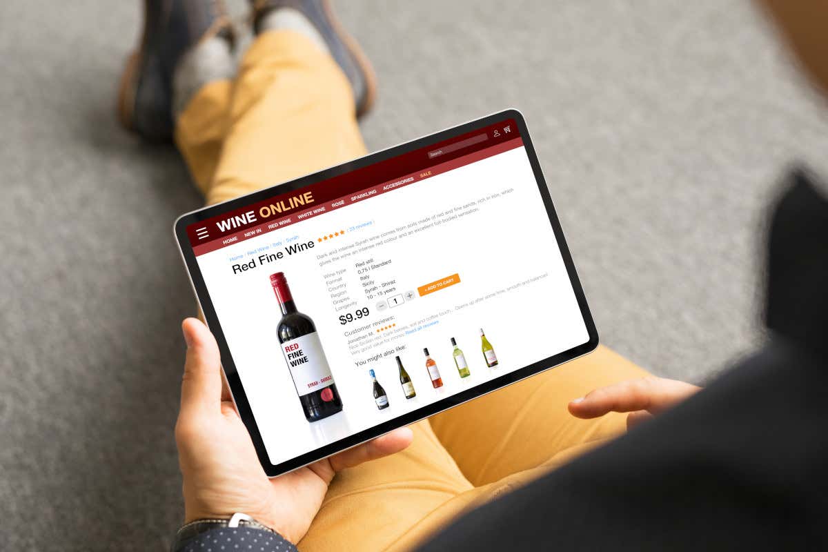 Il vino protagonista delle aste online Il vino protagonista delle aste online: resta la categoria più richiesta nel 2025 Il vino protagonista delle aste online Il vino protagonista delle aste online: resta la categoria più richiesta nel 2025