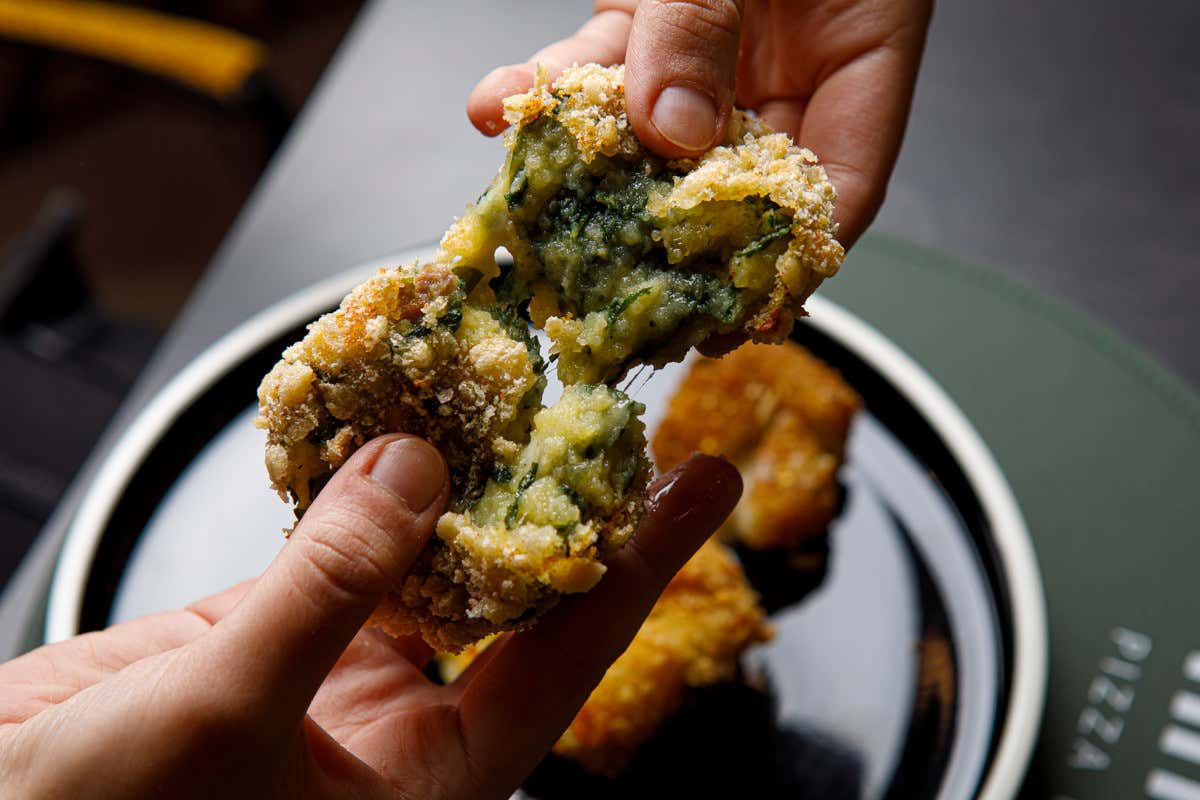 Romana o napoletana? Un mix di entrambe per la pizza di FinaFina a Roma