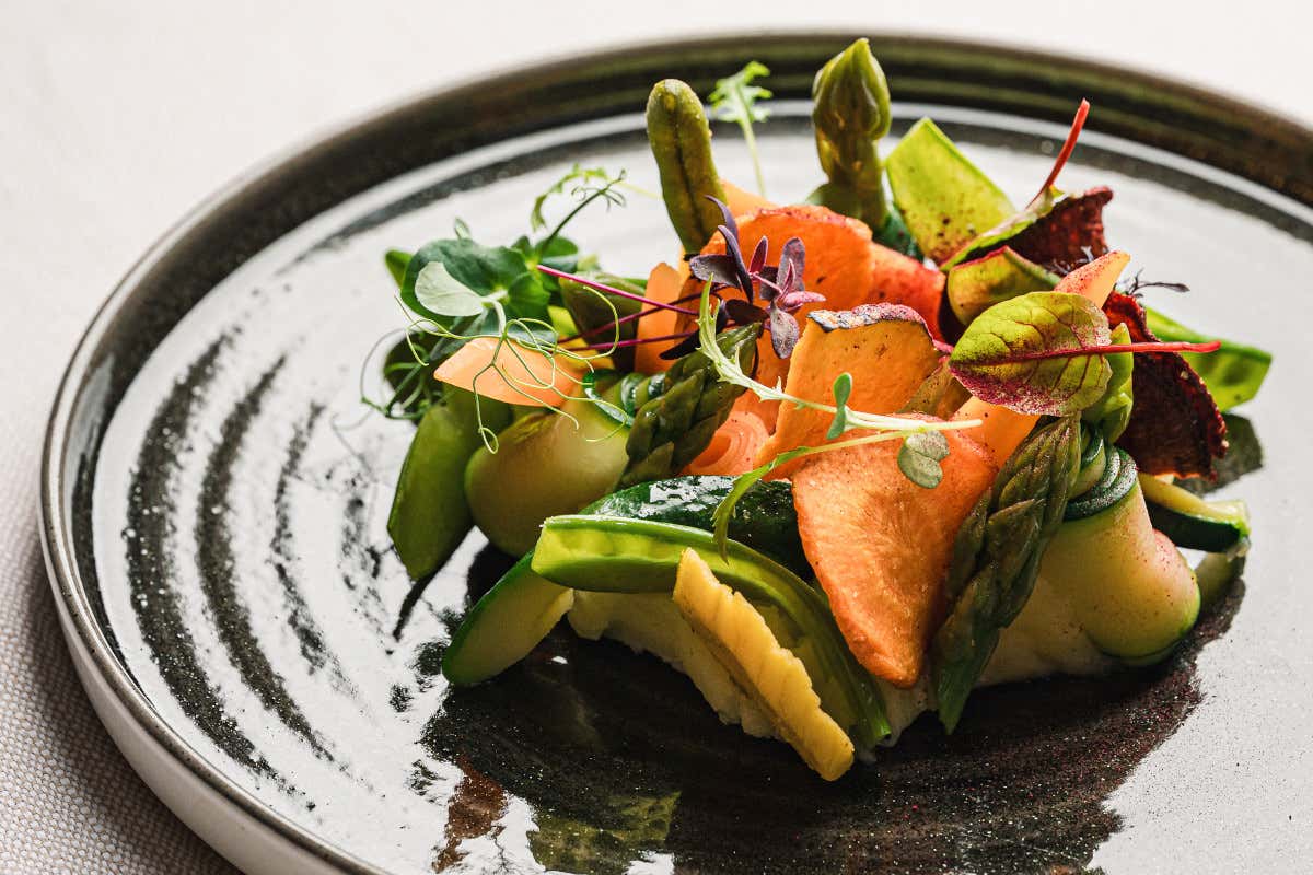 Gli Affreschi: Orto di germogli e vegetali in diverse consistenze, emulsione alle erbe